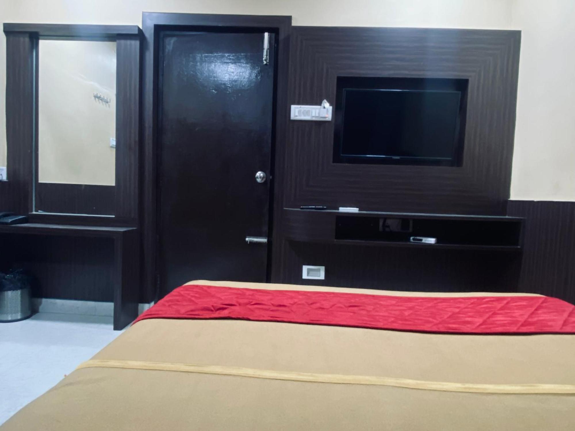 Gsr Residency Hotel Kanchipuram Exterior photo